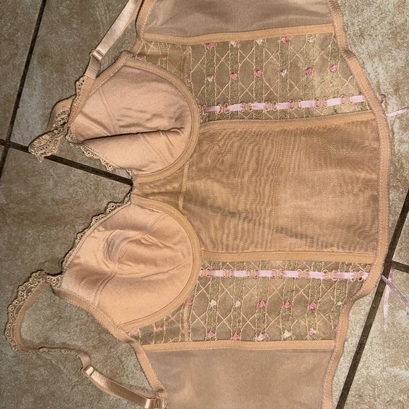 Rampage coquette tan & pink corset top 34C - Picture 9 of 11